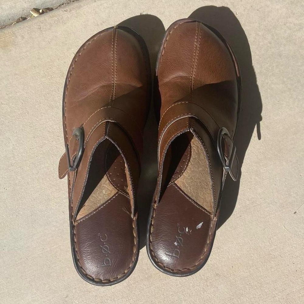 brown vintage clogs